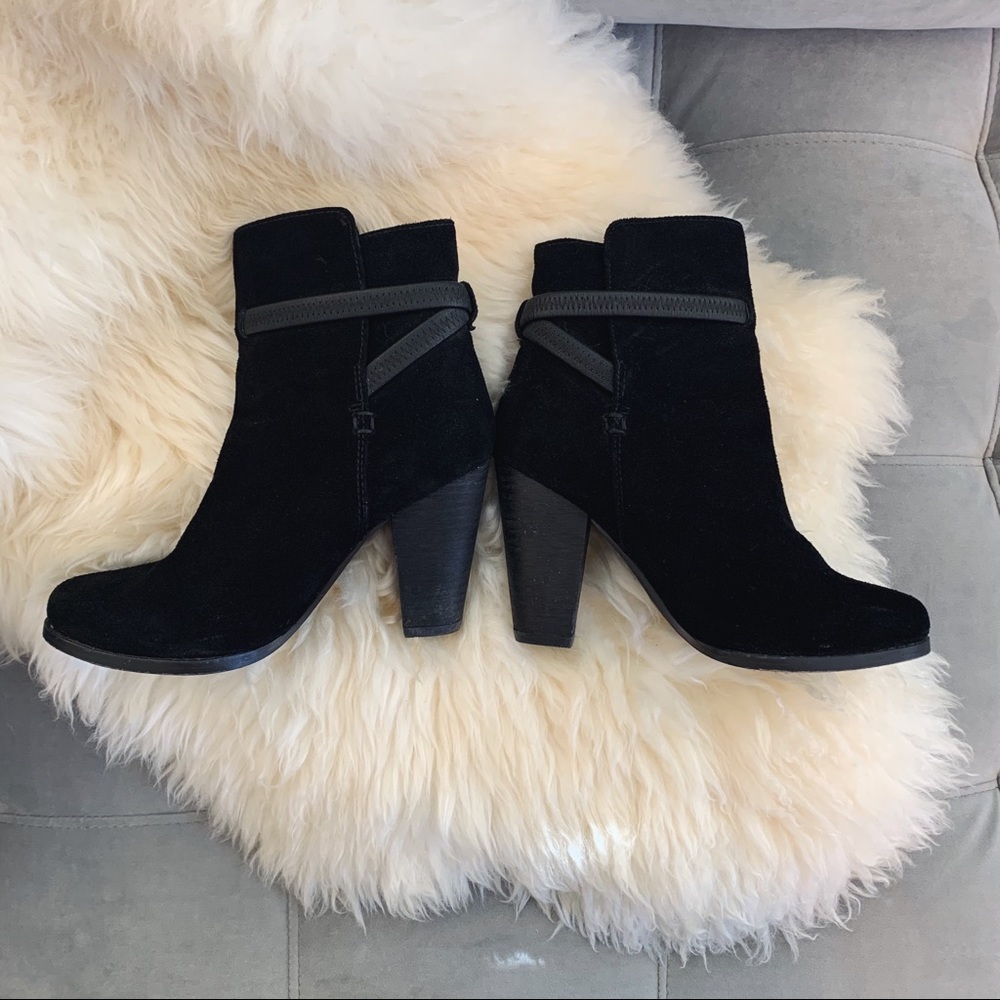 LIKE NEW! Joie Black Suede Ankle Boot